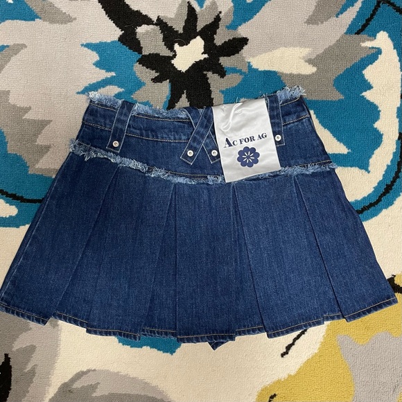 NWT Cute Denim Skirt Yesstyle - Picture 2 of 4